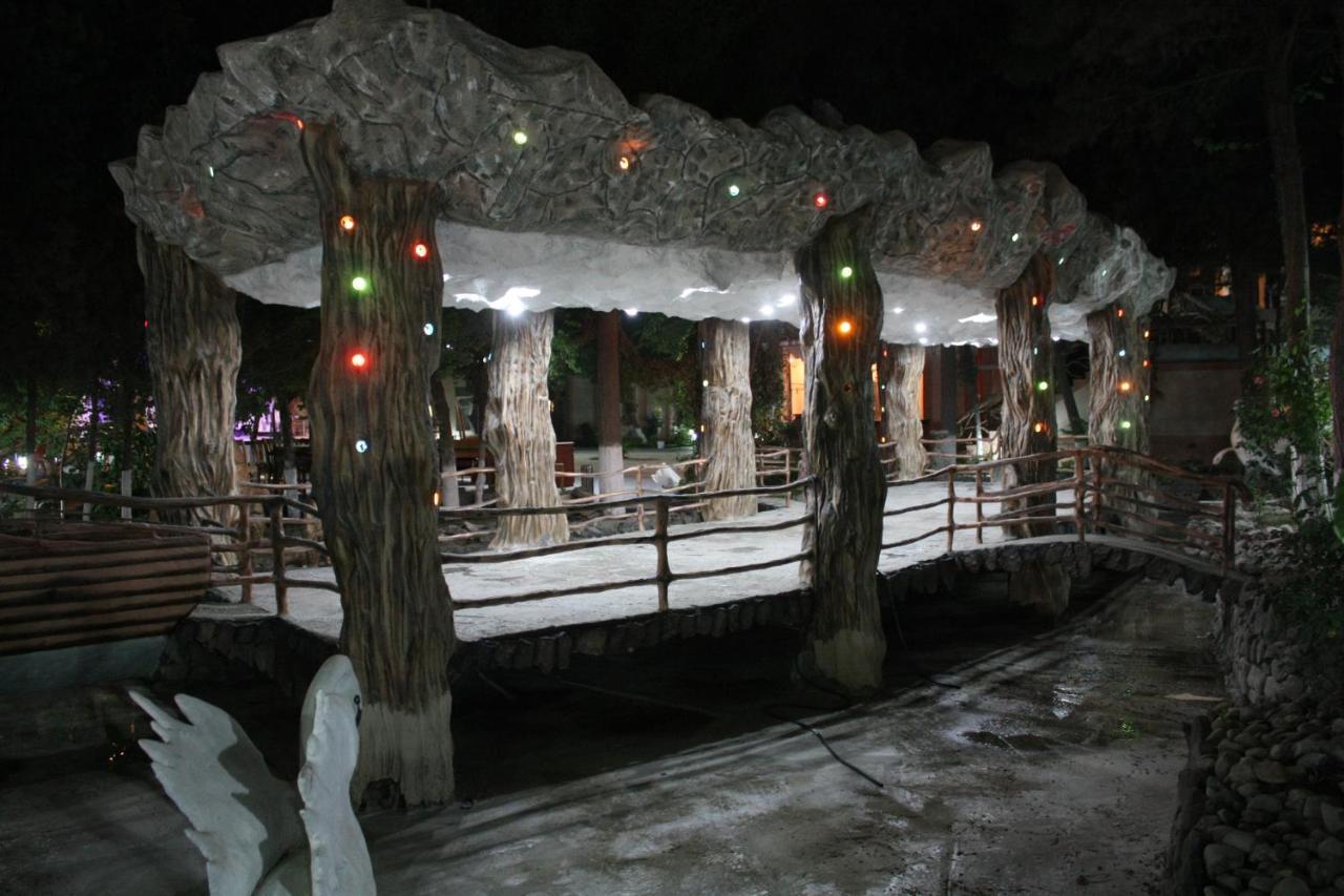 Titanik Hotel Bakü Dış mekan fotoğraf